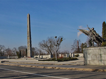 75-я годовщина открытия мемориального комплекса «1200 воинов-гвардейцев».